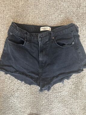Abercrombie & Fitch Black Mom Short high rise sz 28